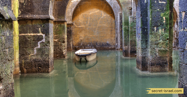 Experience the Beauty of Crystal Clear Water at the Pool of Arches