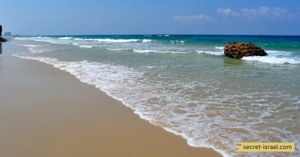 Holon Beach