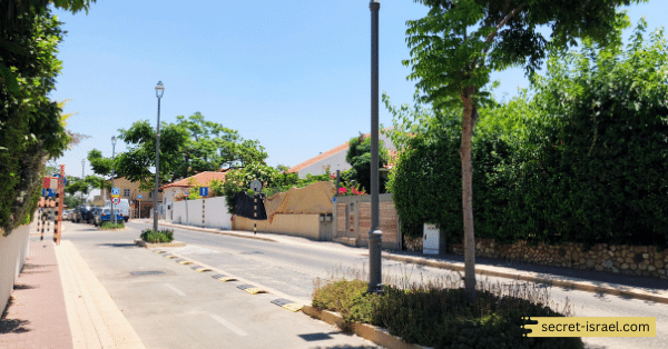 Stroll Through the Old City's Alleyways