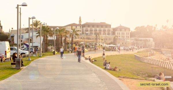 The Promenade (Hof Hatzuk)