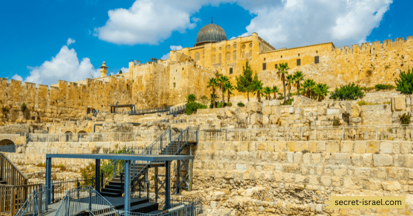 Viewing the Western Wall From a Unique Perspective
