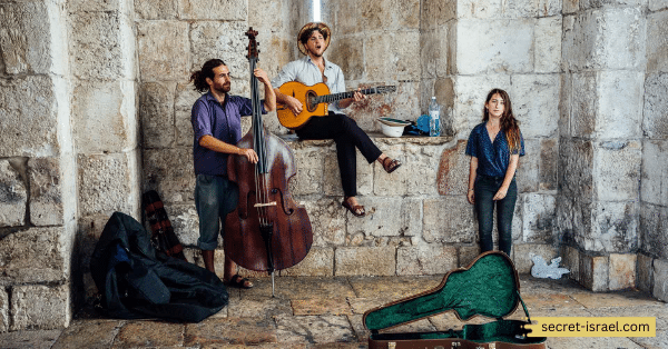 Enjoy Street Performers at Nachalat Binyamin