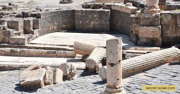 Visiting Beit Yerah Archaeological Site